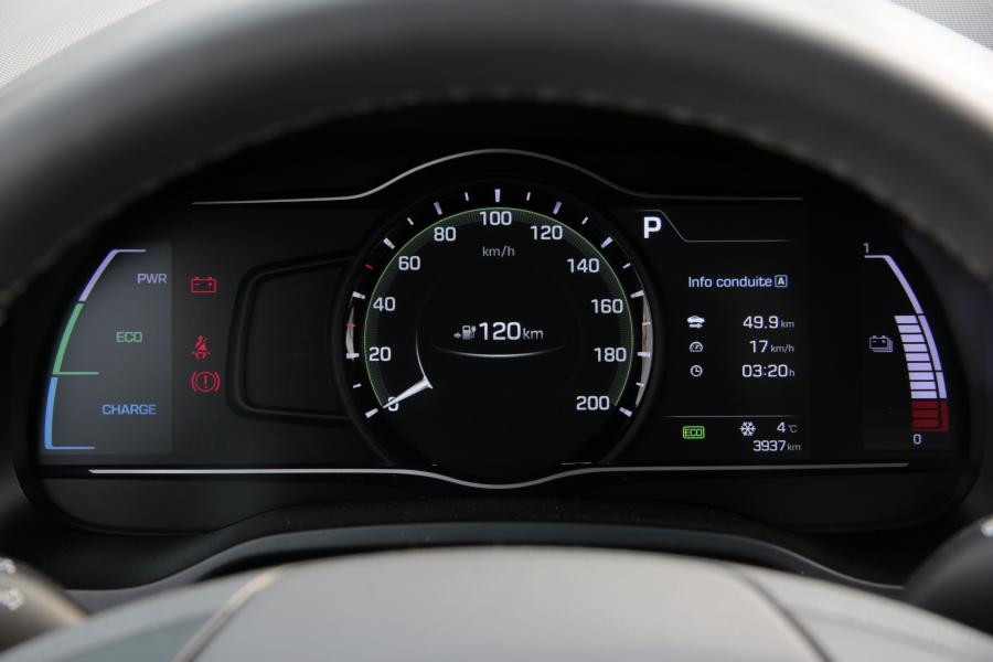 Панель приборов Hyundai IONIQ electric 2016 года  (WW) (фото 32 из 41)